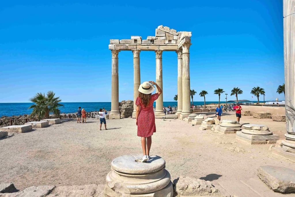 antalya-apollon-tourist-scaled.jpg